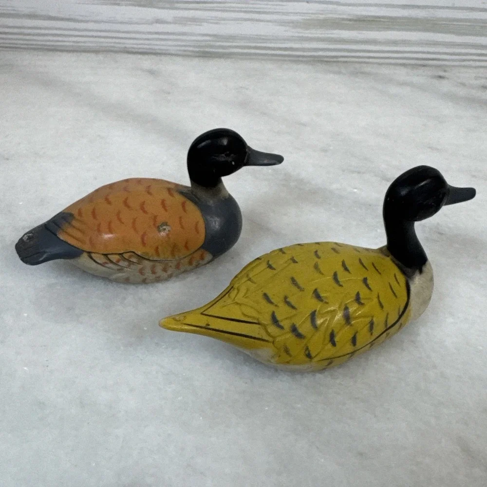 2 - VINTAGE DUCK PENCIL SHARPENERS MADE IN HONG KONG